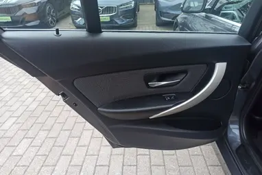 BMW 318d xDrive Mineral Grey Metallic +1.Mo-i Tulaj+ Szervizelt+ 3X-s GARANCIA!!!