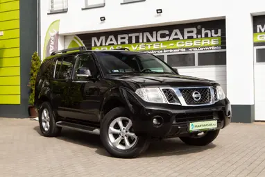 NISSAN PATHFINDER 2.5 Tdi SE [EU5] Black Metallic+ Vezetett Szerviz+ Szép Állapot+ 3X-s GARANCIA!!!