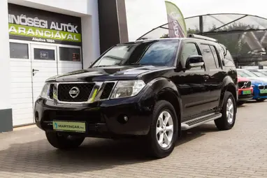 NISSAN PATHFINDER 2.5 Tdi SE [EU5] Black Metallic+ Vezetett Szerviz+ Szép Állapot+ 3X-s GARANCIA!!!