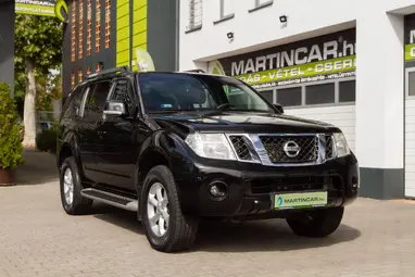 NISSAN PATHFINDER 2.5 Tdi SE [EU5] Black Metallic+ Vezetett Szerviz+ Szép Állapot+ 3X-s GARANCIA!!!