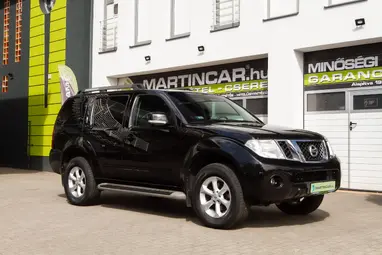 NISSAN PATHFINDER 2.5 Tdi SE [EU5] Black Metallic+ Vezetett Szerviz+ Szép Állapot+ 3X-s GARANCIA!!!