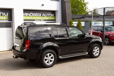 NISSAN PATHFINDER 2.5 Tdi SE [EU5] Black Metallic+ Vezetett Szerviz+ Szép Állapot+ 3X-s GARANCIA!!!