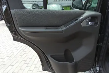 NISSAN PATHFINDER 2.5 Tdi SE [EU5] Black Metallic+ Vezetett Szerviz+ Szép Állapot+ 3X-s GARANCIA!!!