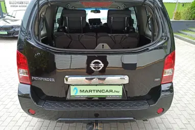 NISSAN PATHFINDER 2.5 Tdi SE [EU5] Black Metallic+ Vezetett Szerviz+ Szép Állapot+ 3X-s GARANCIA!!!