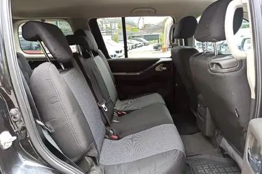 NISSAN PATHFINDER 2.5 Tdi SE [EU5] Black Metallic+ Vezetett Szerviz+ Szép Állapot+ 3X-s GARANCIA!!!