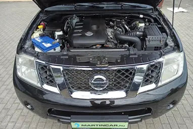 NISSAN PATHFINDER 2.5 Tdi SE [EU5] Black Metallic+ Vezetett Szerviz+ Szép Állapot+ 3X-s GARANCIA!!!