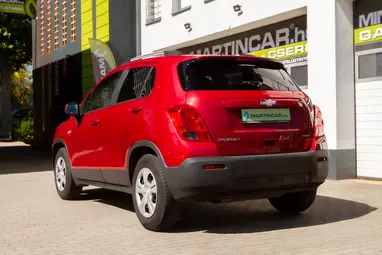 CHEVROLET TRAX 1.6 LS Velvet Red Metallic+ Vezetett Szervizkönyv+ Szívó Benzin+ 3X-s GARANCIA!!!