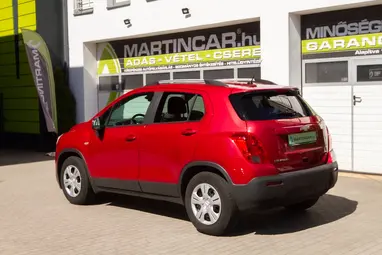 CHEVROLET TRAX 1.6 LS Velvet Red Metallic+ Vezetett Szervizkönyv+ Szívó Benzin+ 3X-s GARANCIA!!!