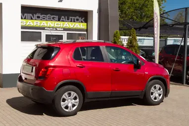 CHEVROLET TRAX 1.6 LS Velvet Red Metallic+ Vezetett Szervizkönyv+ Szívó Benzin+ 3X-s GARANCIA!!!