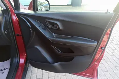 CHEVROLET TRAX 1.6 LS Velvet Red Metallic+ Vezetett Szervizkönyv+ Szívó Benzin+ 3X-s GARANCIA!!!