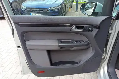 VOLKSWAGEN TOURAN 1.6 CR TDI Highline DSG Reflexsilber Edition +Gazdagon szerelt +Friss Vizsga +3X-s GARANCIA !!