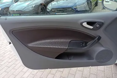 SEAT IBIZA 1.2 12V Reference Top állapot +Szívó benzin !! +Vezetett Sz.Könyv +3X-s GARANCIA !!