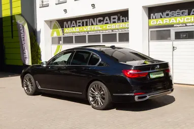 BMW 730d xDrive (Automata) Dark Grey Metallic+Vezetett Szervíz+ Max Állapot. Felszereltség!+ 3X-s GARANCIA!