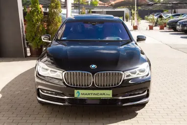 BMW 730d xDrive (Automata) Dark Grey Metallic+Vezetett Szervíz+ Max Állapot. Felszereltség!+ 3X-s GARANCIA!
