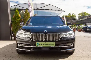 BMW 730d xDrive (Automata) Dark Grey Metallic+Vezetett Szervíz+ Max Állapot. Felszereltség!+ 3X-s GARANCIA!