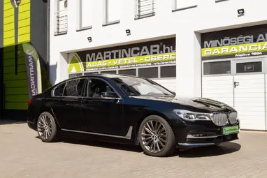 BMW 730d xDrive (Automata) Dark Grey Metallic+Vezetett Szervíz+ Max Állapot. Felszereltség!+ 3X-s GARANCIA!
