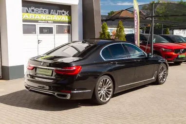 BMW 730d xDrive (Automata) Dark Grey Metallic+Vezetett Szervíz+ Max Állapot. Felszereltség!+ 3X-s GARANCIA!