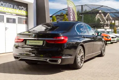 BMW 730d xDrive (Automata) Dark Grey Metallic+Vezetett Szervíz+ Max Állapot. Felszereltség!+ 3X-s GARANCIA!
