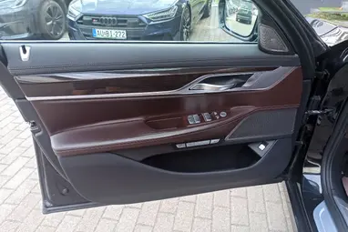 BMW 730d xDrive (Automata) Dark Grey Metallic+Vezetett Szervíz+ Max Állapot. Felszereltség!+ 3X-s GARANCIA!