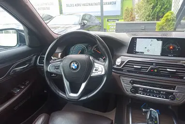 BMW 730d xDrive (Automata) Dark Grey Metallic+Vezetett Szervíz+ Max Állapot. Felszereltség!+ 3X-s GARANCIA!
