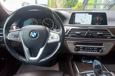 BMW 730d xDrive (Automata) Dark Grey Metallic+Vezetett Szervíz+ Max Állapot. Felszereltség!+ 3X-s GARANCIA!