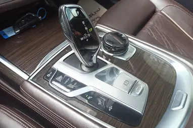 BMW 730d xDrive (Automata) Dark Grey Metallic+Vezetett Szervíz+ Max Állapot. Felszereltség!+ 3X-s GARANCIA!