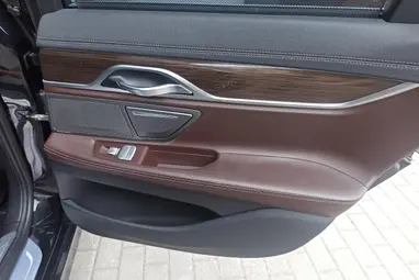 BMW 730d xDrive (Automata) Dark Grey Metallic+Vezetett Szervíz+ Max Állapot. Felszereltség!+ 3X-s GARANCIA!