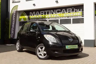 TOYOTA YARIS 1.4 D-4D Sol AC Black Sand Pearl+ Végig Magyar+ Alacsony Fenntartás+ 3X-s GARANCIA!!!