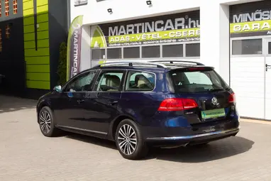 VOLKSWAGEN PASSAT VII Variant 2.0 CR TDI Highline 4Motion BMT DSG Night Blue Metallic+ Felszerelt+ Automata+ Mo.-i 1 Tulaj+ 3X-s GARANCIA!!!