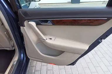 VOLKSWAGEN PASSAT VII Variant 2.0 CR TDI Highline 4Motion BMT DSG Night Blue Metallic+ Felszerelt+ Automata+ Mo.-i 1 Tulaj+ 3X-s GARANCIA!!!