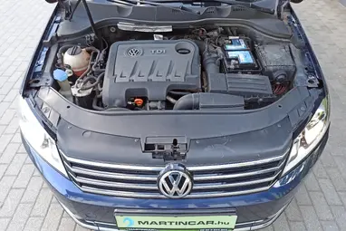 VOLKSWAGEN PASSAT VII Variant 2.0 CR TDI Highline 4Motion BMT DSG Night Blue Metallic+ Felszerelt+ Automata+ Mo.-i 1 Tulaj+ 3X-s GARANCIA!!!