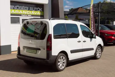 PEUGEOT PARTNER Tepee 1.6 BlueHDi Outdoor Arctic White+ Vezérlés Csere+ Vezetett Szerviz+ Mo.-i 1 Tulaj+ 3X-s GARANCIA!!!
