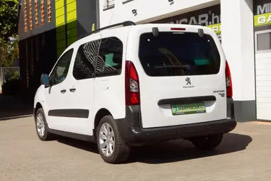 PEUGEOT PARTNER Tepee 1.6 BlueHDi Outdoor Arctic White+ Vezérlés Csere+ Vezetett Szerviz+ Mo.-i 1 Tulaj+ 3X-s GARANCIA!!!