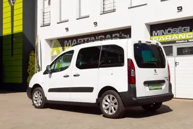 PEUGEOT PARTNER Tepee 1.6 BlueHDi Outdoor Arctic White+ Vezérlés Csere+ Vezetett Szerviz+ Mo.-i 1 Tulaj+ 3X-s GARANCIA!!!
