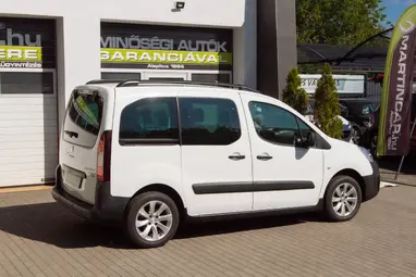 PEUGEOT PARTNER Tepee 1.6 BlueHDi Outdoor Arctic White+ Vezérlés Csere+ Vezetett Szerviz+ Mo.-i 1 Tulaj+ 3X-s GARANCIA!!!