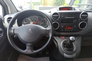 PEUGEOT PARTNER Tepee 1.6 BlueHDi Outdoor Arctic White+ Vezérlés Csere+ Vezetett Szerviz+ Mo.-i 1 Tulaj+ 3X-s GARANCIA!!!