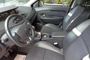 RENAULT SCENIC Scénic 1.5 dCi Limited Grenat Rouge Metallic+Friss Szerviz+ Mo.-i 1 Tulaj+ Automata+ 3X-s GARANCIA!!!