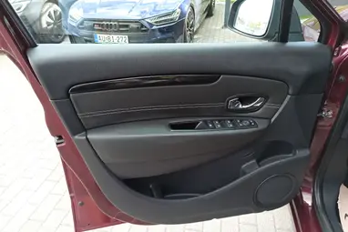 RENAULT SCENIC Scénic 1.5 dCi Limited Grenat Rouge Metallic+Friss Szerviz+ Mo.-i 1 Tulaj+ Automata+ 3X-s GARANCIA!!!