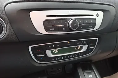 RENAULT SCENIC Scénic 1.5 dCi Limited Grenat Rouge Metallic+Friss Szerviz+ Mo.-i 1 Tulaj+ Automata+ 3X-s GARANCIA!!!