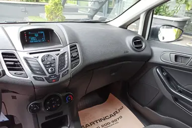 FORD FIESTA Van 1.5 TDCi Trend Frozen White +Full Vezetett Szervízkönyv +Kitűnő állapot !!