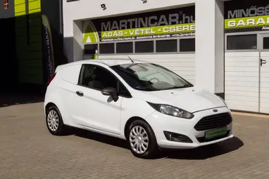 FORD FIESTA Van 1.5 TDCi Trend Frozen White +Full Vezetett Szervízkönyv +Kitűnő állapot !!