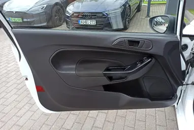 FORD FIESTA Van 1.5 TDCi Trend Frozen White +Full Vezetett Szervízkönyv +Kitűnő állapot !!