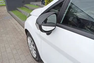 FORD FIESTA Van 1.5 TDCi Trend Frozen White +Full Vezetett Szervízkönyv +Kitűnő állapot !!
