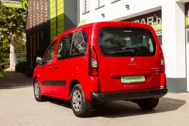 PEUGEOT PARTNER Tepee 1.6 HDi Active (7 személyes ) Rouge Ardent Edition +Prémium állapot +1. Tulaj +Szervízkönyv +3X-s GARANCIA !!