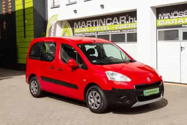 PEUGEOT PARTNER Tepee 1.6 HDi Active (7 személyes ) Rouge Ardent Edition +Prémium állapot +1. Tulaj +Szervízkönyv +3X-s GARANCIA !!