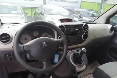 PEUGEOT PARTNER Tepee 1.6 HDi Active (7 személyes ) Rouge Ardent Edition +Prémium állapot +1. Tulaj +Szervízkönyv +3X-s GARANCIA !!