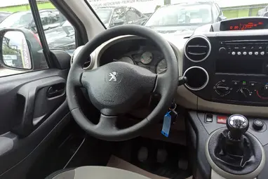 PEUGEOT PARTNER Tepee 1.6 HDi Active (7 személyes ) Rouge Ardent Edition +Prémium állapot +1. Tulaj +Szervízkönyv +3X-s GARANCIA !!