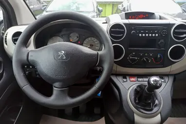 PEUGEOT PARTNER Tepee 1.6 HDi Active (7 személyes ) Rouge Ardent Edition +Prémium állapot +1. Tulaj +Szervízkönyv +3X-s GARANCIA !!