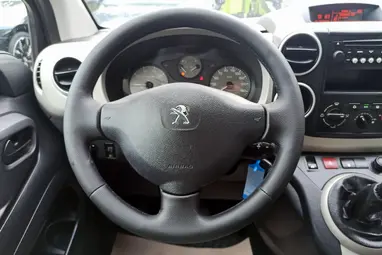 PEUGEOT PARTNER Tepee 1.6 HDi Active (7 személyes ) Rouge Ardent Edition +Prémium állapot +1. Tulaj +Szervízkönyv +3X-s GARANCIA !!