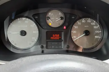 PEUGEOT PARTNER Tepee 1.6 HDi Active (7 személyes ) Rouge Ardent Edition +Prémium állapot +1. Tulaj +Szervízkönyv +3X-s GARANCIA !!